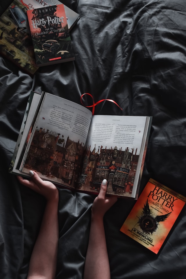  Harry Potter Audiobook: Reading Book On Bed