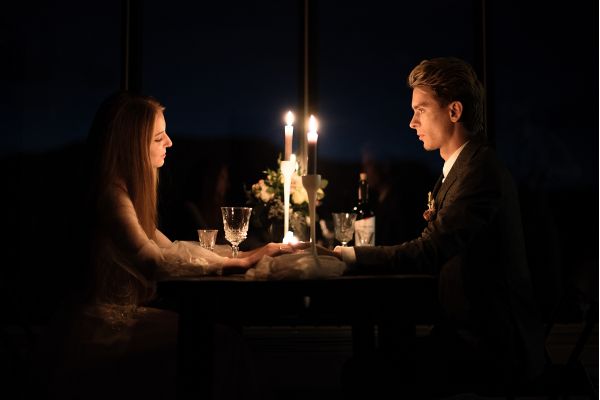 The CEO's Hidden Love: Midnight Temptations and Deep Desires - Dinner Date of Dorothy and Everett